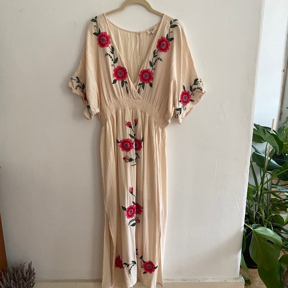 Embroidered maxi dress sz L